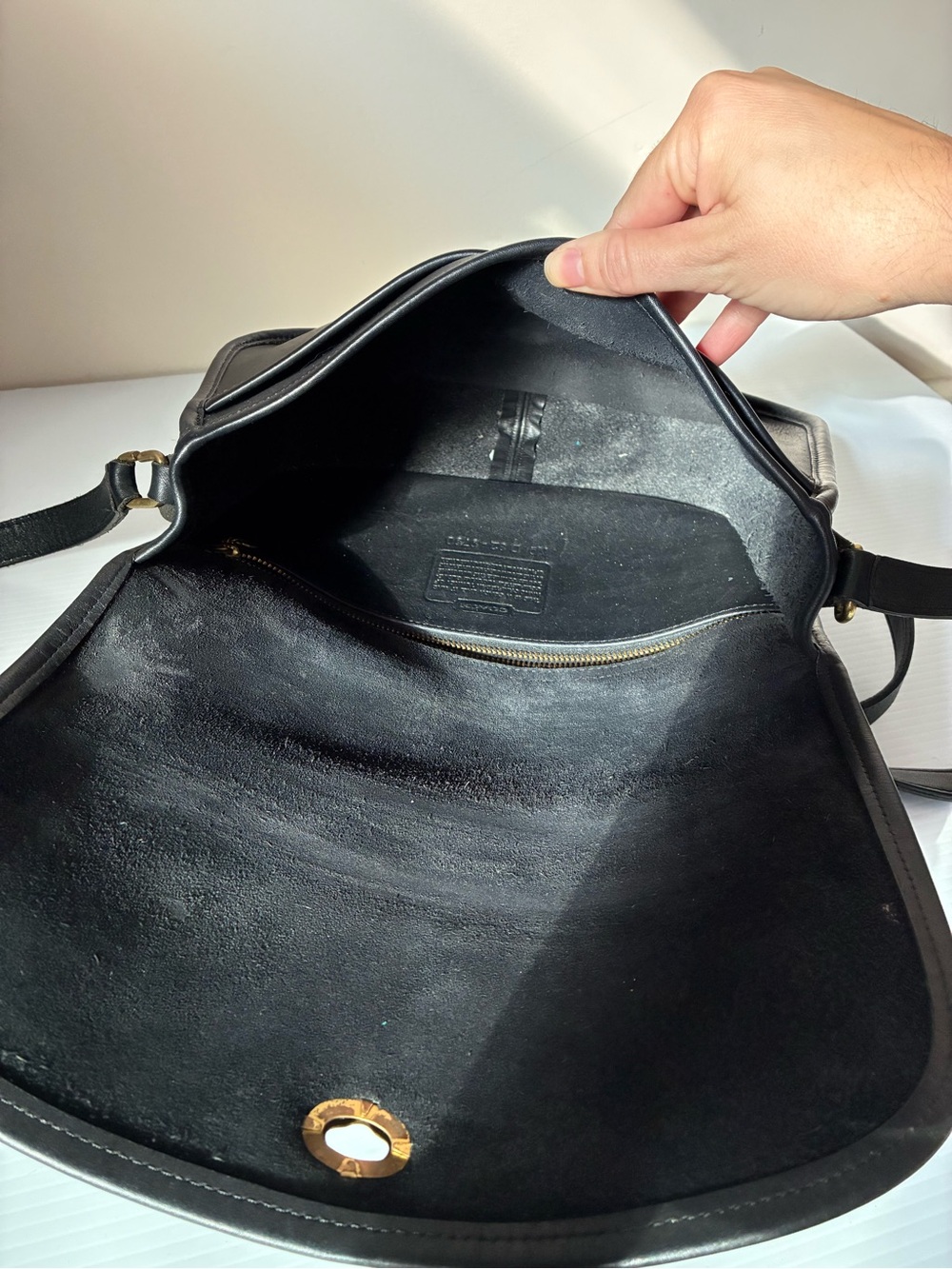 Vintage Coach City Bag Black Leather Brass Turnlock Crossbody Shoulder Bag - Picture 11 of 13
